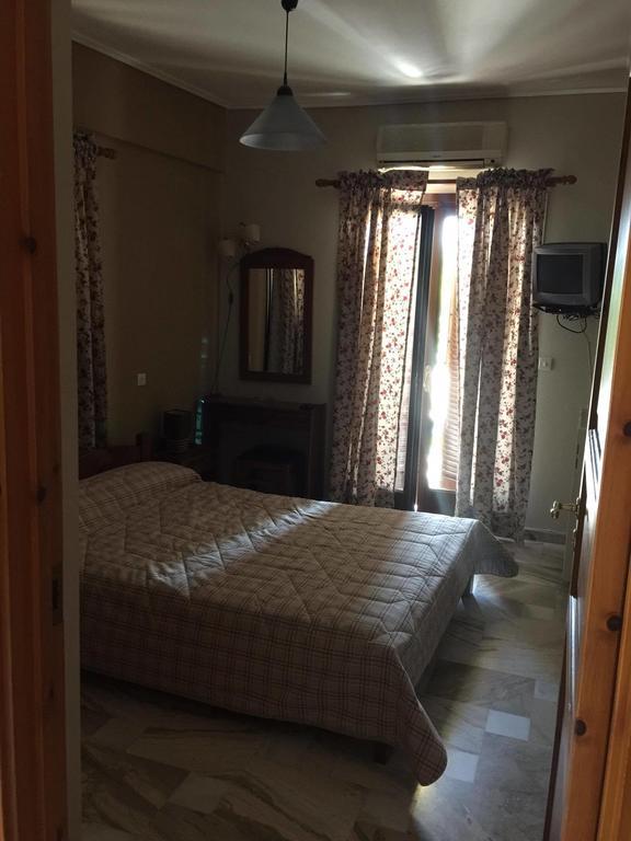 نافبكْتوس Regina Hotel المظهر الخارجي الصورة