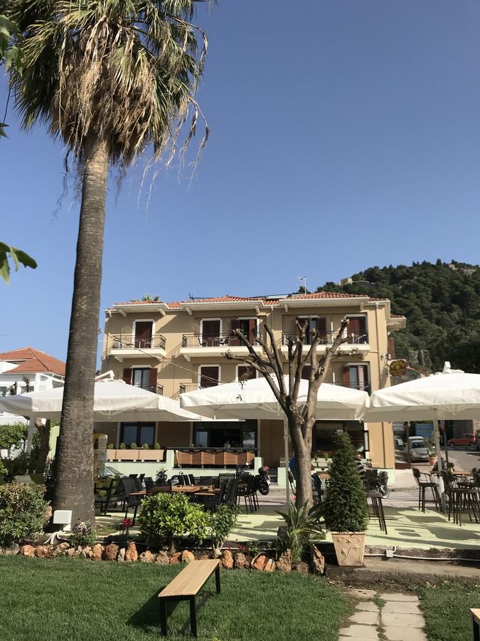 نافبكْتوس Regina Hotel المظهر الخارجي الصورة